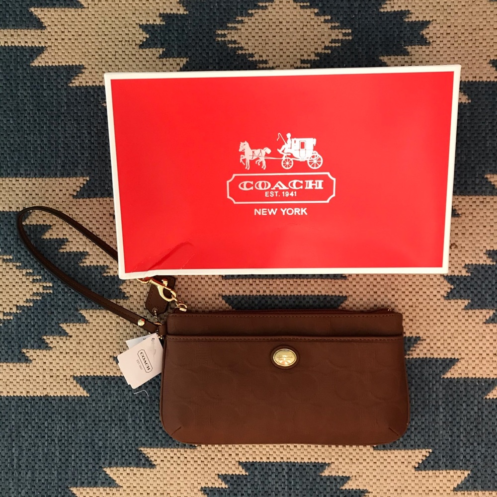 Coach leather wristlet purse NWT!